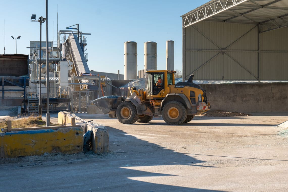 Saint-Gobain Glass - Cullet yard photography